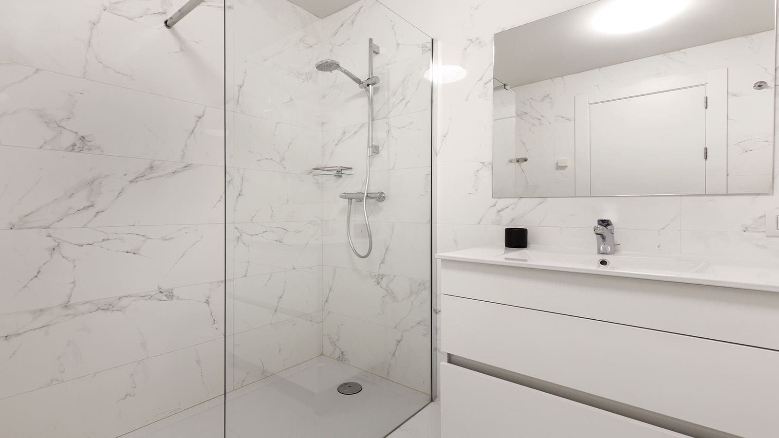 Apartamento de 2 habitaciones en Casares en venta con piscina garaje - 389.000 € (Ref: 9200451)