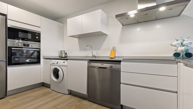 Apartamento de 2 habitaciones en Casares en venta con piscina garaje - 389.000 € (Ref: 9200451)