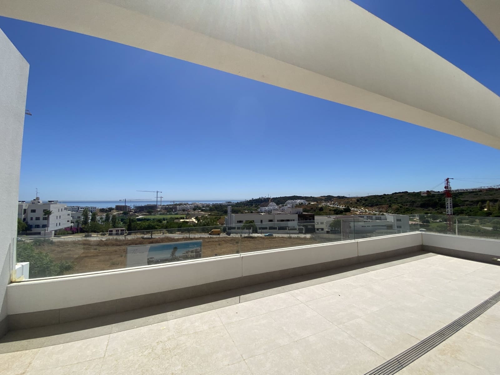 Ático de 3 habitaciones en Estepona en venta con piscina garaje - 675.000 € (Ref: 9206415)