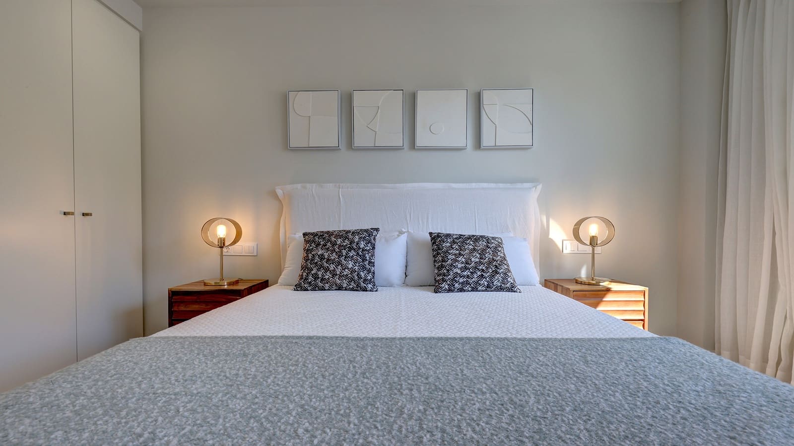 3 bedroom Apartment for sale in Estepona with pool garage - € 590,000 (Ref: 9206416)