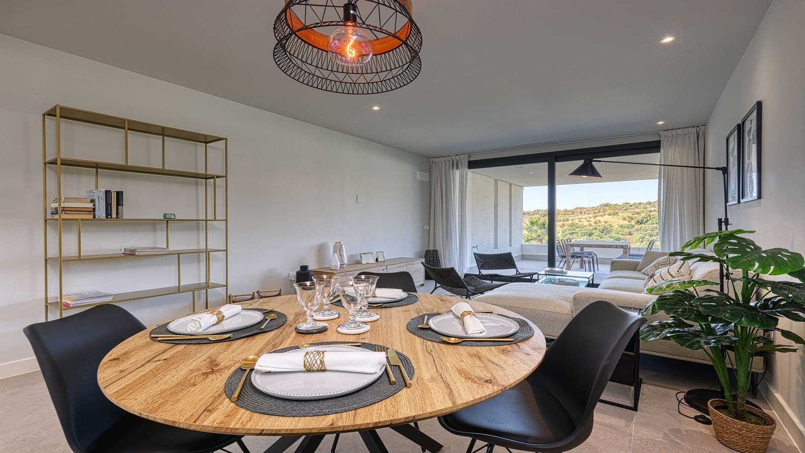 3 bedroom Apartment for sale in Estepona with pool garage - € 590,000 (Ref: 9206416)