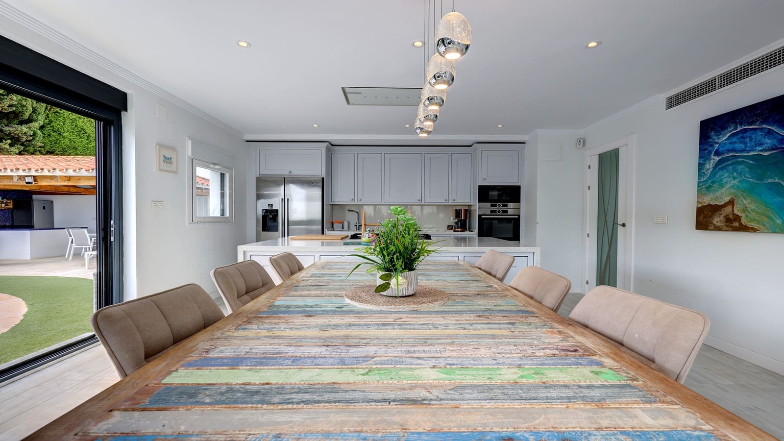 4 soveværelse Bungalow til salg i Manilva med swimmingpool garage - € 935.000 (Ref: 9337805)