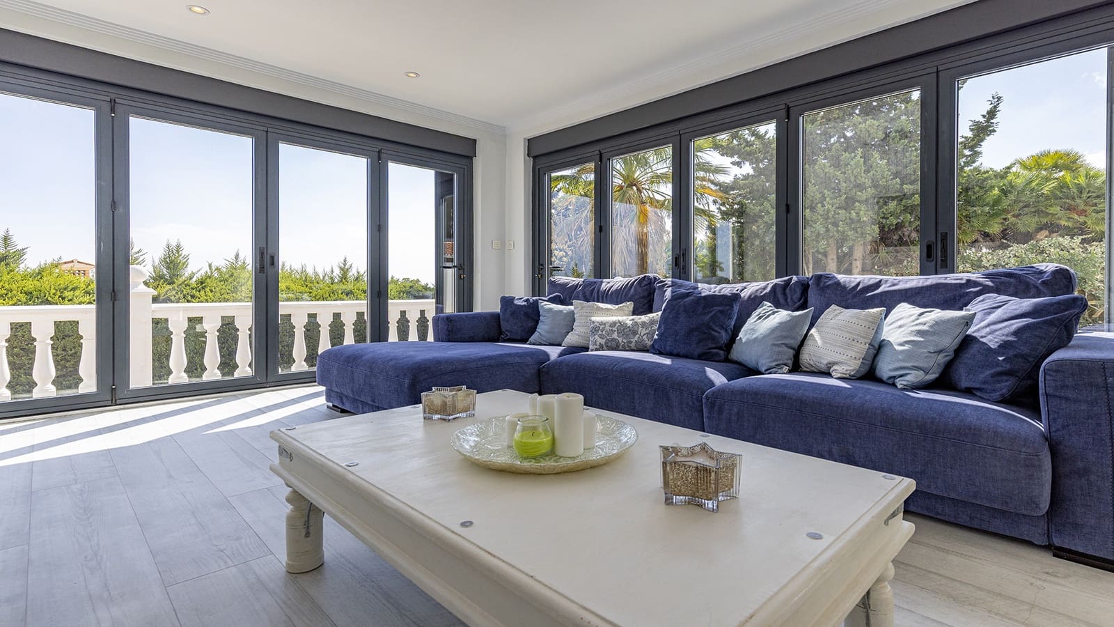 4 soveværelse Bungalow til salg i Manilva med swimmingpool garage - € 935.000 (Ref: 9337805)