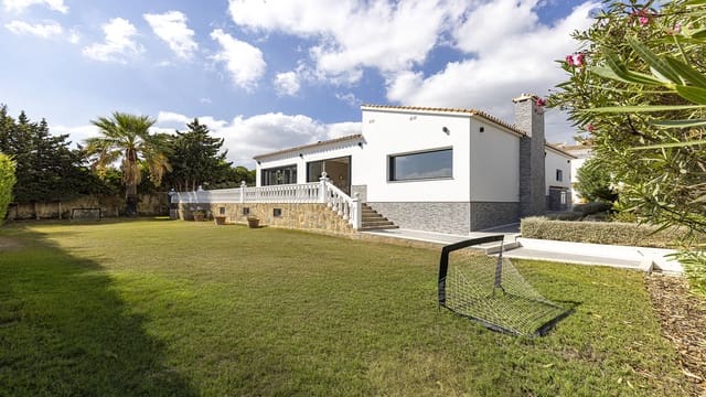 4 soveværelse Bungalow til salg i Alcorrín, Manilva med swimmingpool garage - € 935.000 (Ref: 9337805)