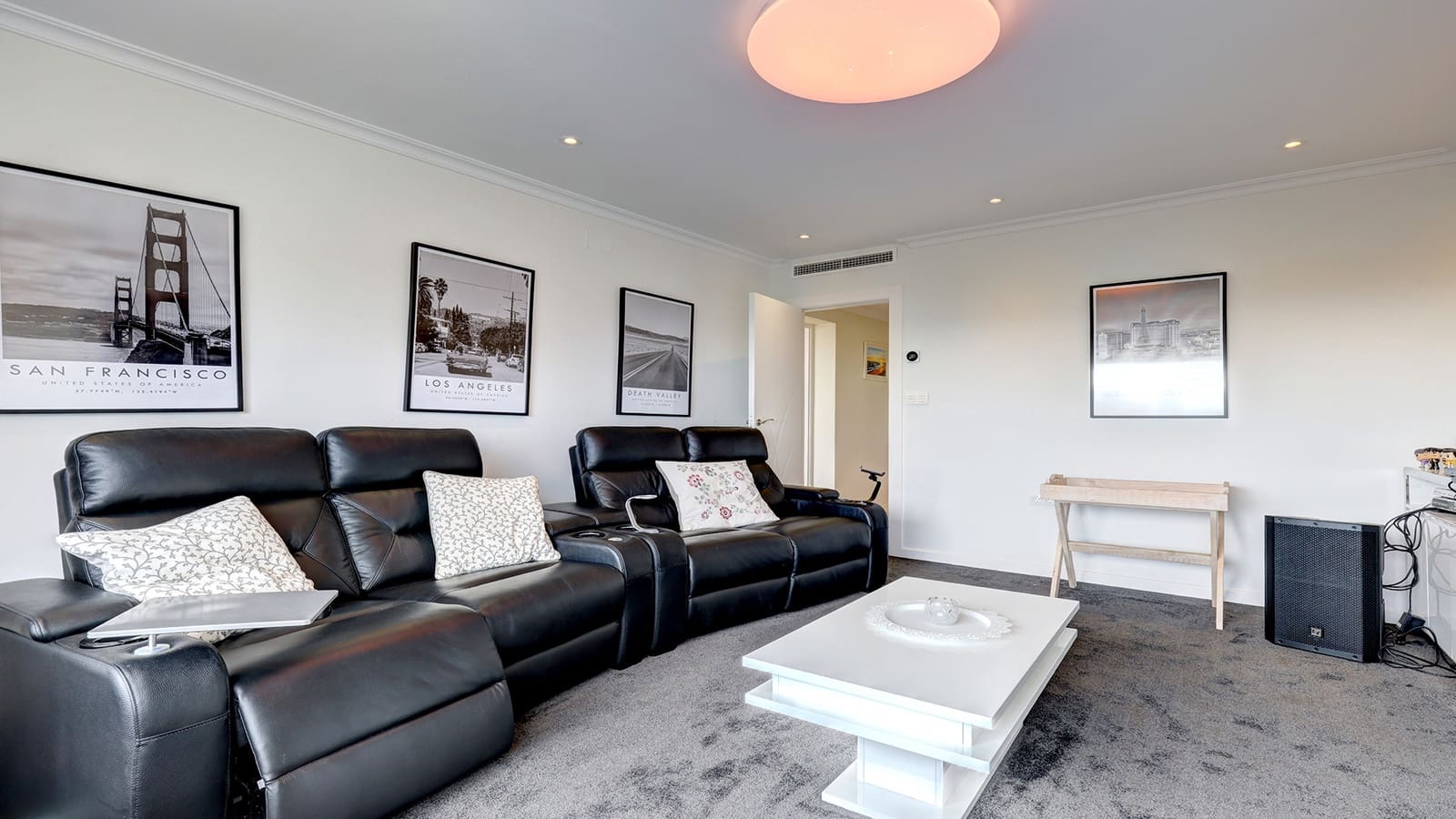 4 soveværelse Bungalow til salg i Manilva med swimmingpool garage - € 935.000 (Ref: 9337805)