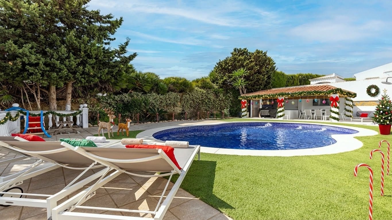 4 soveværelse Bungalow til salg i Manilva med swimmingpool garage - € 935.000 (Ref: 9337805)