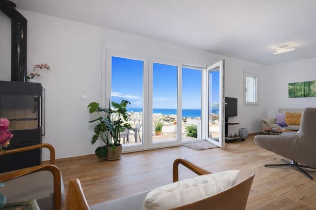 2 sovrum Semi-fristående Villa till salu i Manilva med pool garage - 450 000 € (Ref: 9353393)