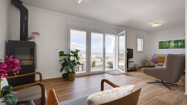 2 sovrum Semi-fristående Villa till salu i Manilva med pool garage - 450 000 € (Ref: 9353393)