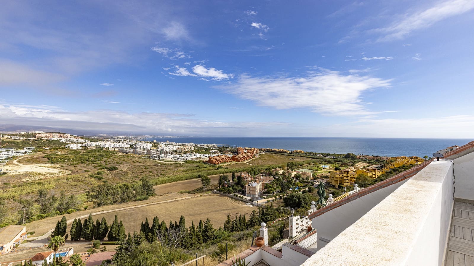 2 bedroom Semi-detached Villa for sale in Manilva with pool garage - € 450,000 (Ref: 9353393)