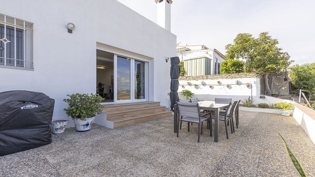 2 soverom Kjedet enebolig til salgs i Manilva med svømmebasseng garasje - € 450 000 (Ref: 9353393)