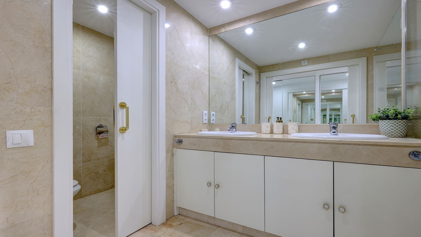 3 bedroom Apartment for sale in Manilva with pool garage - € 595,000 (Ref: 9359118)