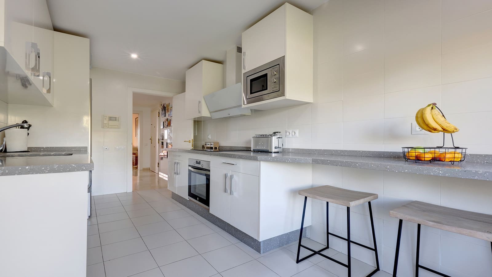 3 bedroom Apartment for sale in Manilva with pool garage - € 595,000 (Ref: 9359118)