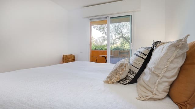 3 quarto Apartamento para venda em Castillo de la Duquesa, Manilva com piscina garagem - 595 000 € (Ref: 9359118)