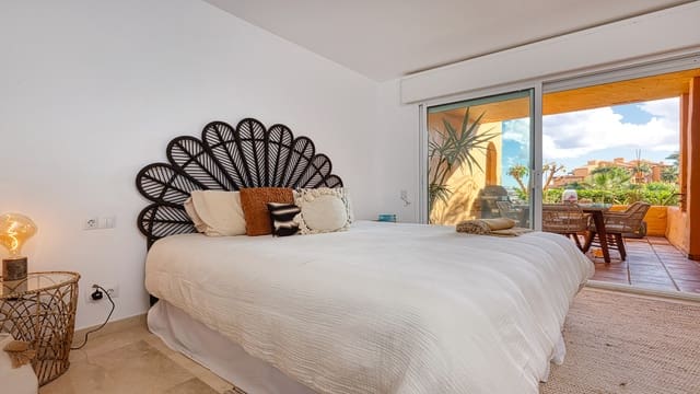 3 quarto Apartamento para venda em Castillo de la Duquesa, Manilva com piscina garagem - 595 000 € (Ref: 9359118)