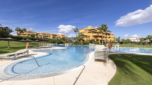 3 quarto Apartamento para venda em Castillo de la Duquesa, Manilva com piscina garagem - 595 000 € (Ref: 9359118)