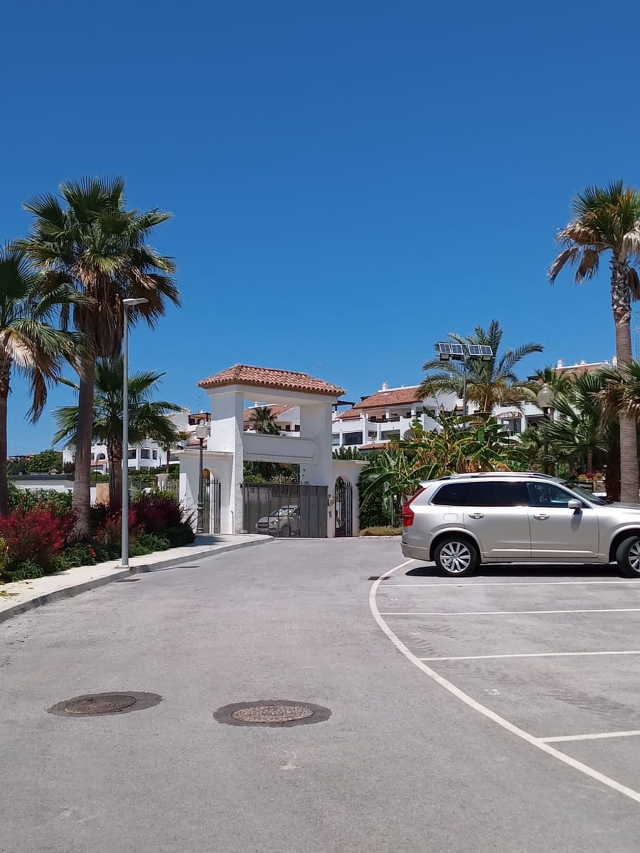 3 bedroom Apartment for sale in Casares with pool garage - € 539,000 (Ref: 9359119)