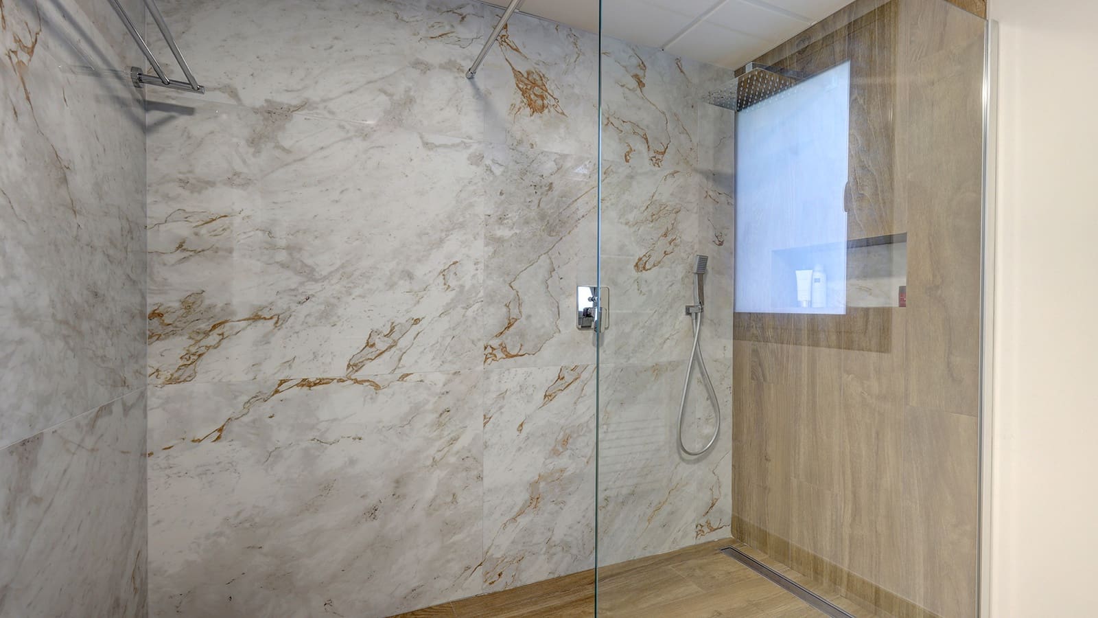 3 bedroom Apartment for sale in Casares with pool garage - € 539,000 (Ref: 9359119)