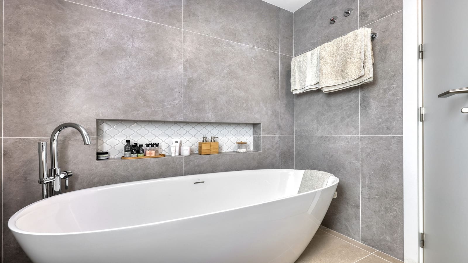 3 bedroom Apartment for sale in Casares with pool garage - € 539,000 (Ref: 9359119)