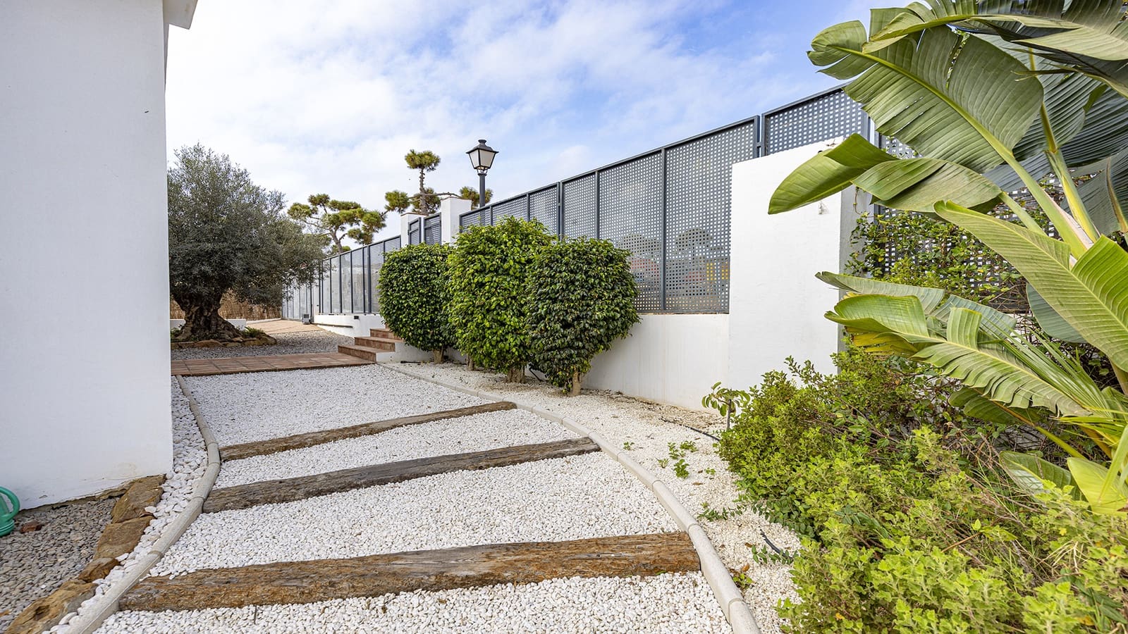 Chalet de 4 habitaciones en Manilva en venta con piscina garaje - 1.450.000 € (Ref: 9367264)