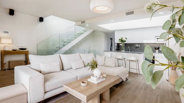 4 soverom Hus til salgs i Cancelada, Estepona med svømmebasseng garasje - € 585 000 (Ref: 9390859)