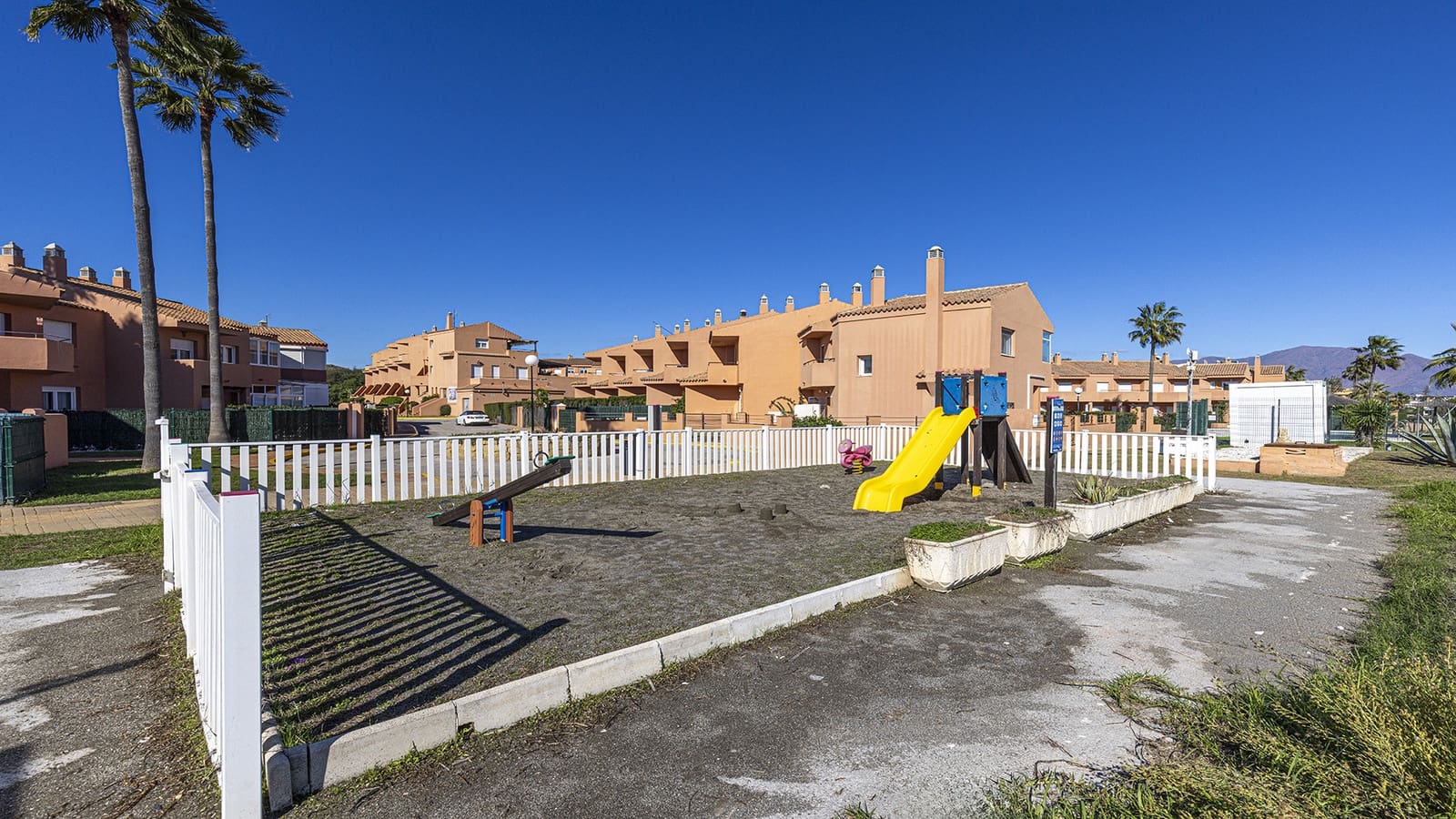 1 sypialnia Apartament na sprzedaż w Manilva z basenem garażem - 230 000 € (Ref: 9406451)