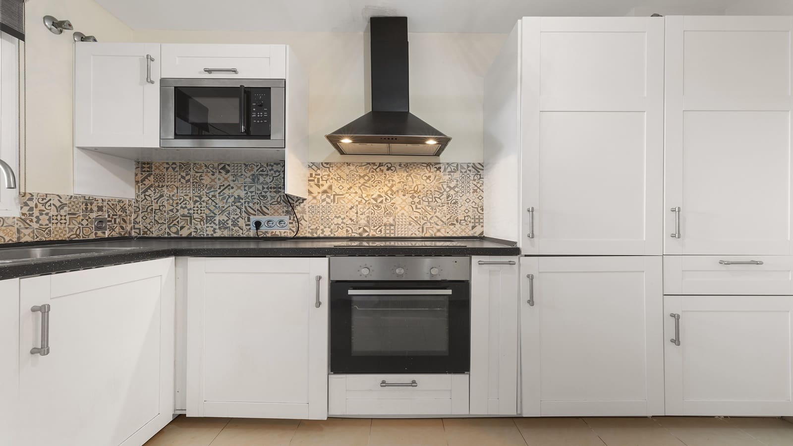 2 sypialnia Apartament na sprzedaż w Manilva z basenem garażem - 275 000 € (Ref: 9413899)