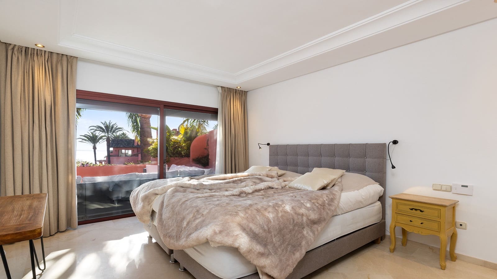 2 bedroom Apartment for sale in Guadalmansa with pool garage - € 1,475,000 (Ref: 9422211)