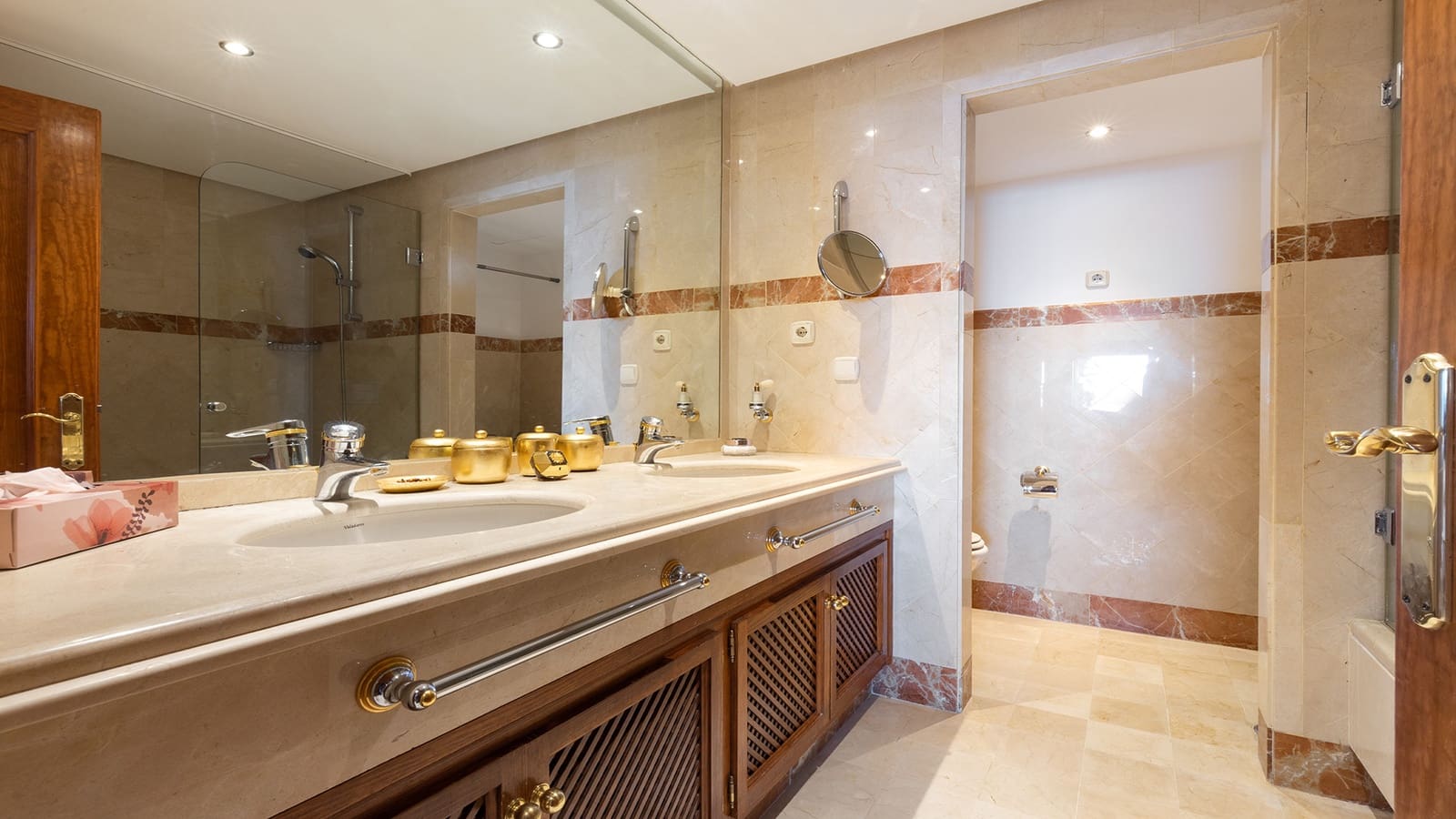 2 bedroom Apartment for sale in Guadalmansa with pool garage - € 1,475,000 (Ref: 9422211)