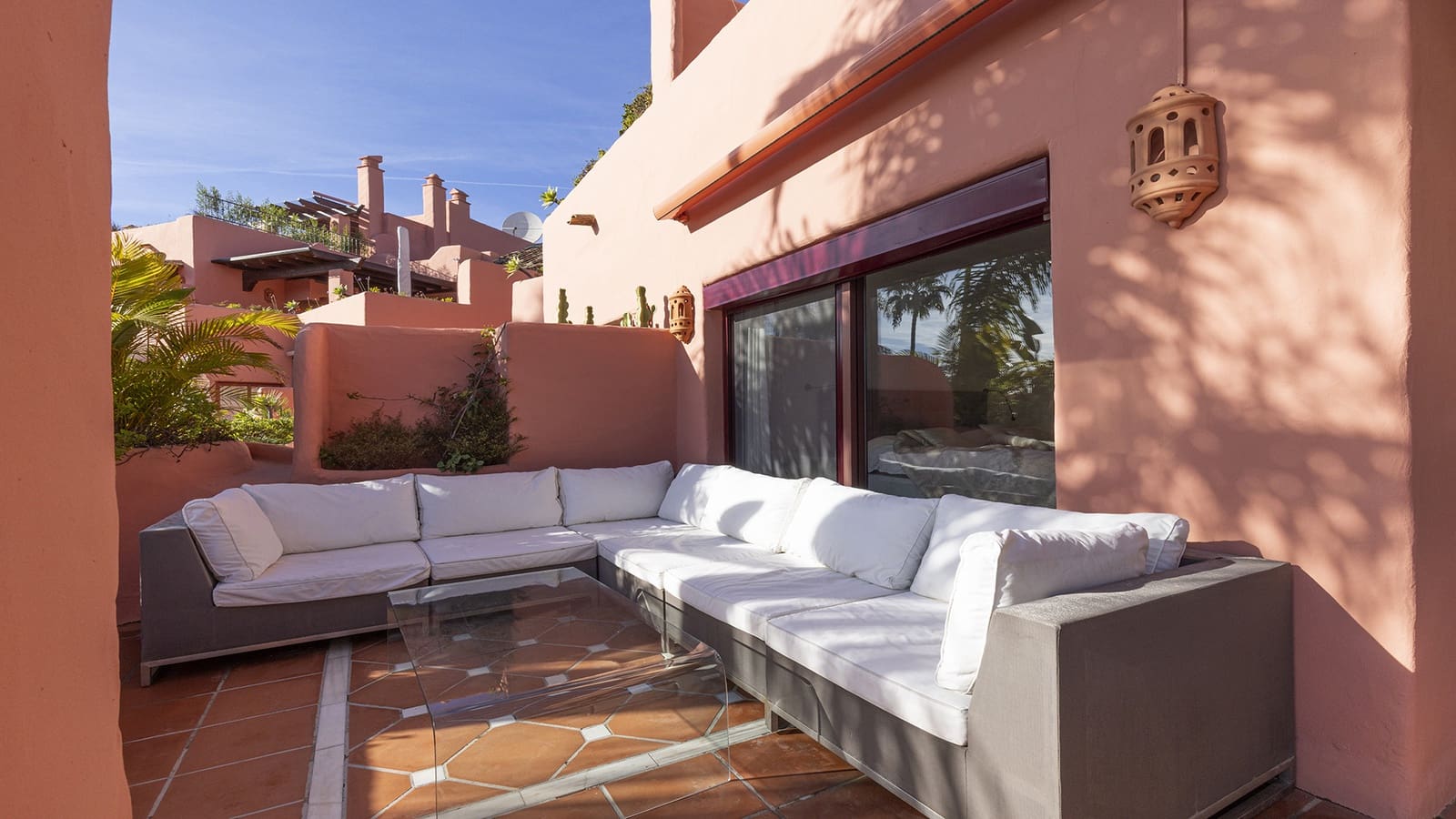 2 bedroom Apartment for sale in Guadalmansa with pool garage - € 1,475,000 (Ref: 9422211)