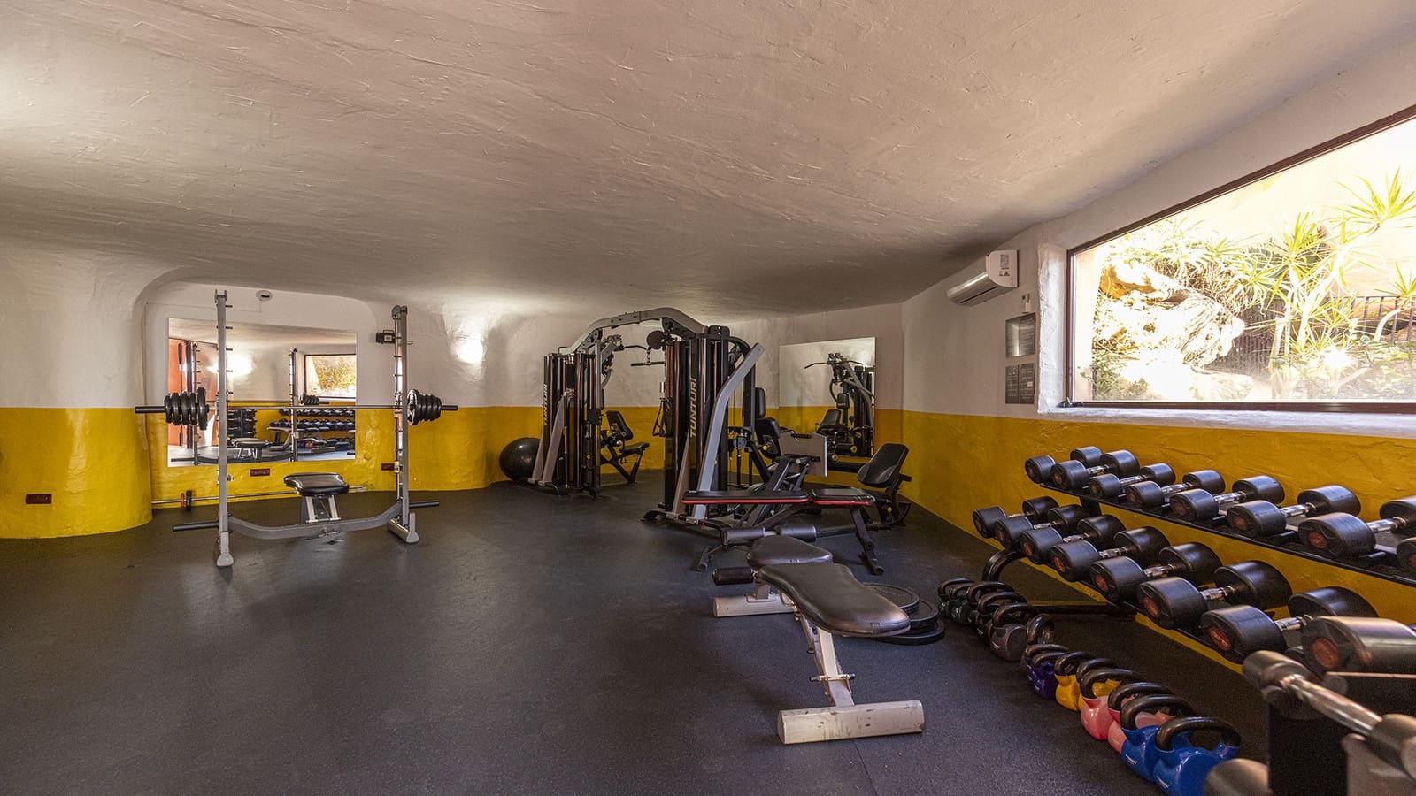 2 bedroom Apartment for sale in Guadalmansa with pool garage - € 1,475,000 (Ref: 9422211)