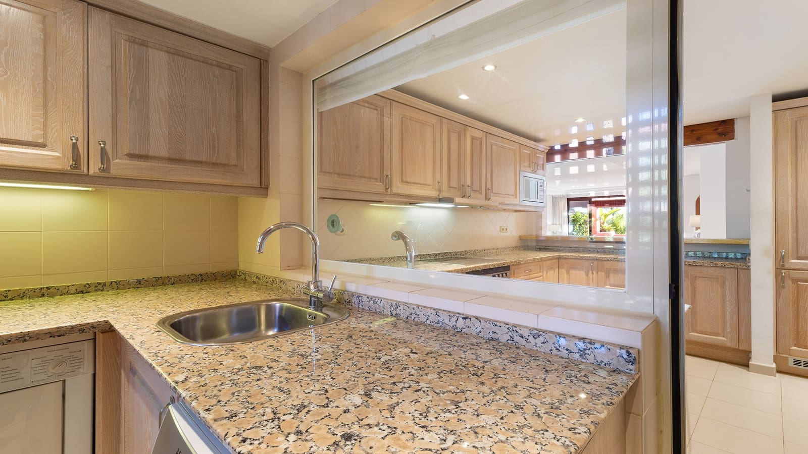 2 bedroom Apartment for sale in Guadalmansa with pool garage - € 1,475,000 (Ref: 9422211)