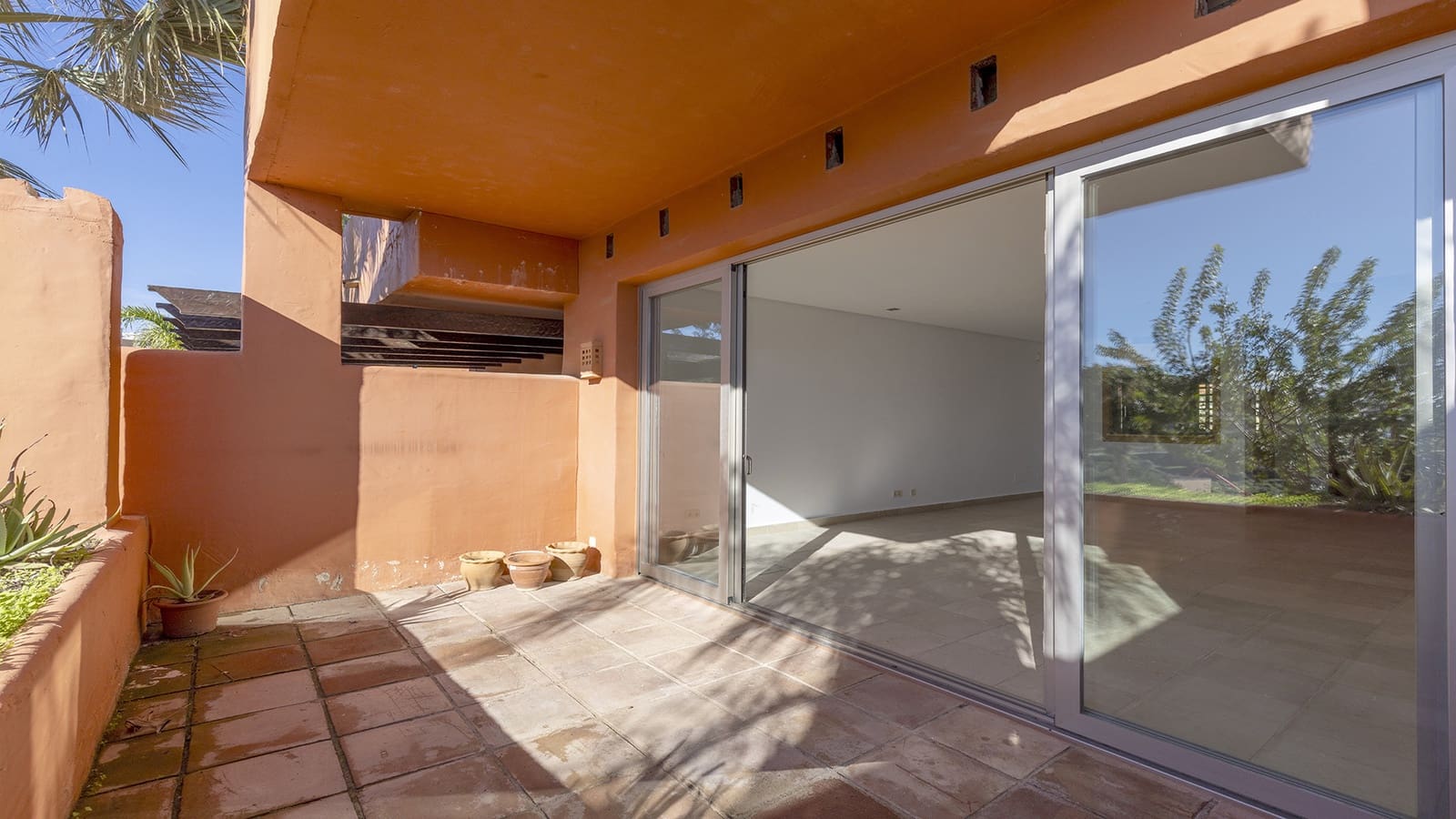 2 bedroom Townhouse for sale in Manilva with pool garage - € 400,000 (Ref: 9470304)
