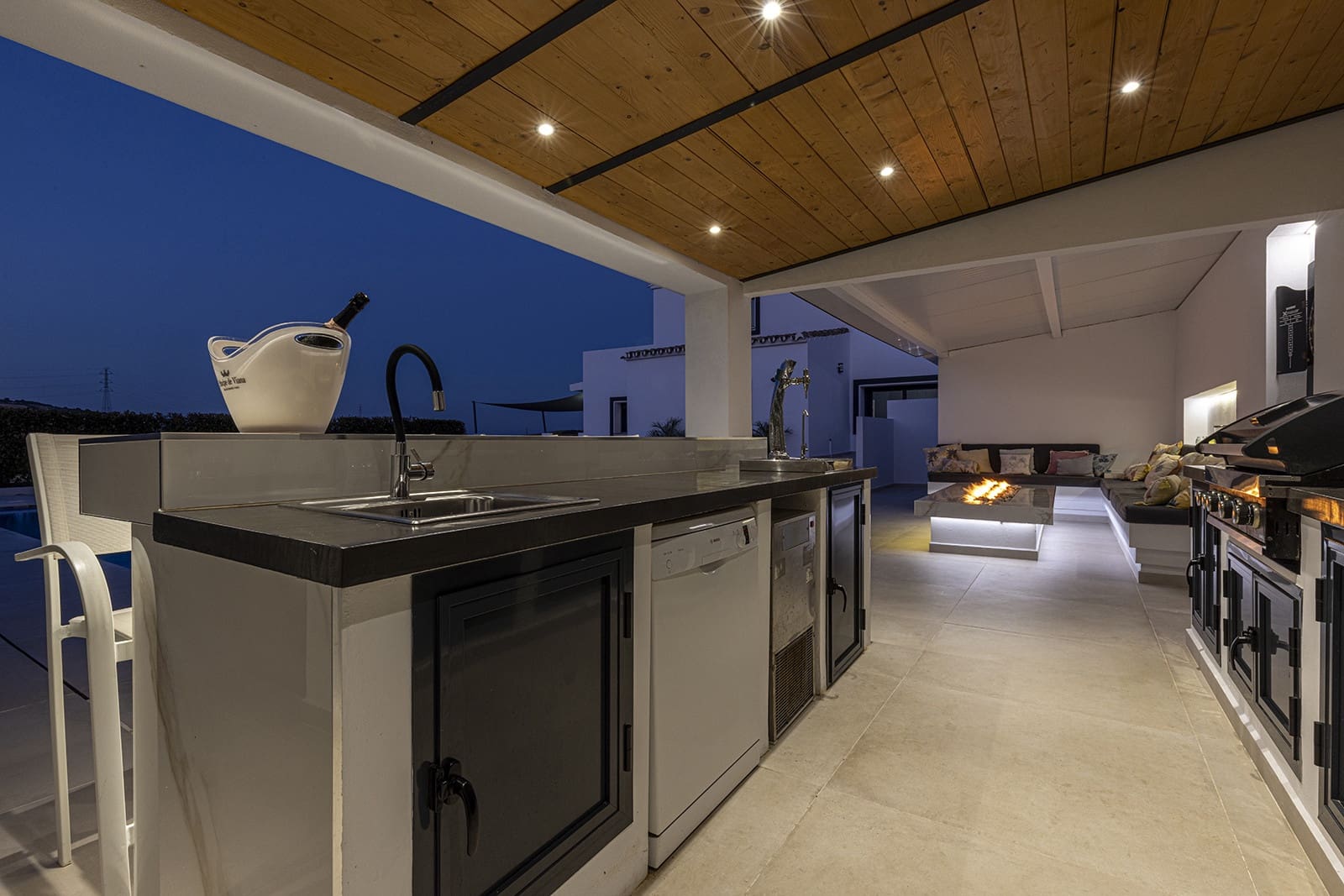 4 bedroom Finca/Country House for sale in Casares with pool garage - € 2,250,000 (Ref: 9535762)
