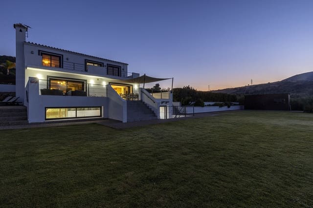 4 chambre Finca/Maison de Campagne à vendre à Casares avec piscine garage - 2 250 000 € (Ref: 9535762)