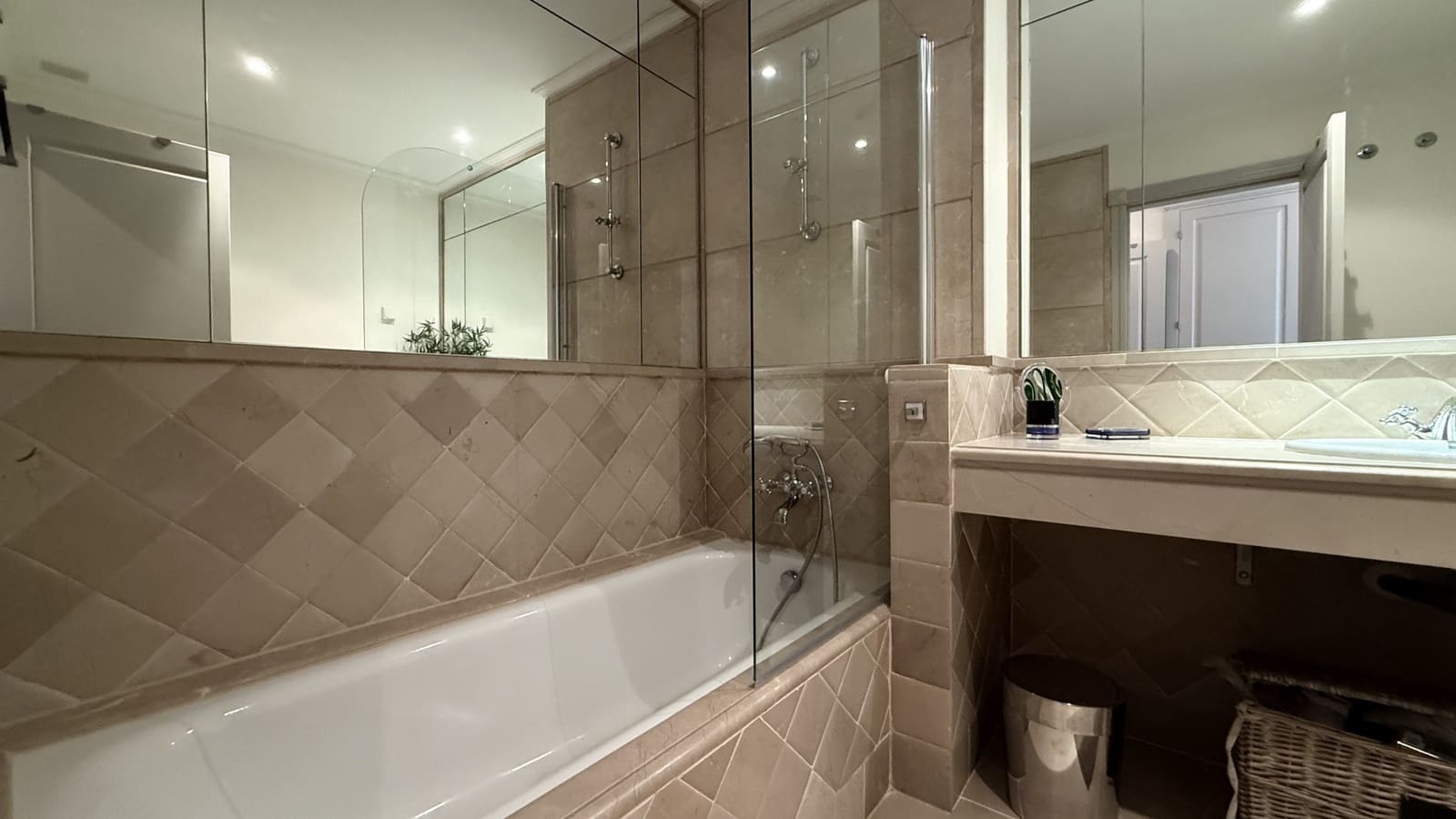 2 quarto Apartamento para venda em Casares com piscina garagem - 399 000 € (Ref: 9535763)