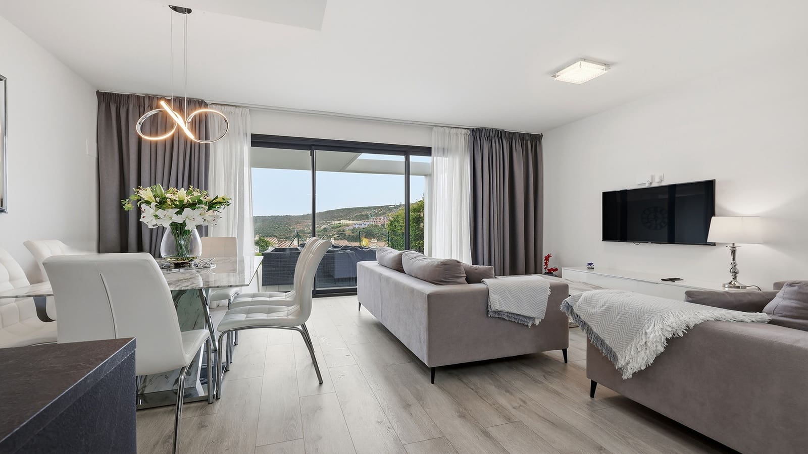 3 soveværelse Byhus til salg i Manilva med swimmingpool garage - € 699.000 (Ref: 9547859)