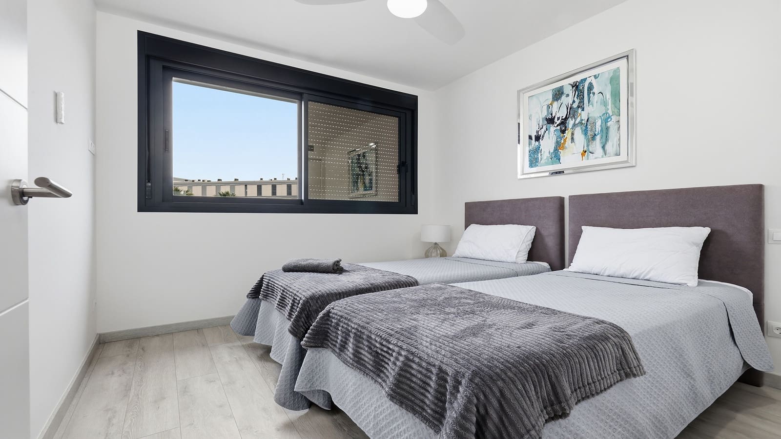 3 soveværelse Byhus til salg i Manilva med swimmingpool garage - € 699.000 (Ref: 9547859)