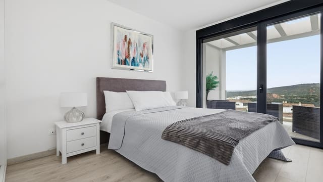 3 soveværelse Byhus til salg i Manilva med swimmingpool garage - € 699.000 (Ref: 9547859)