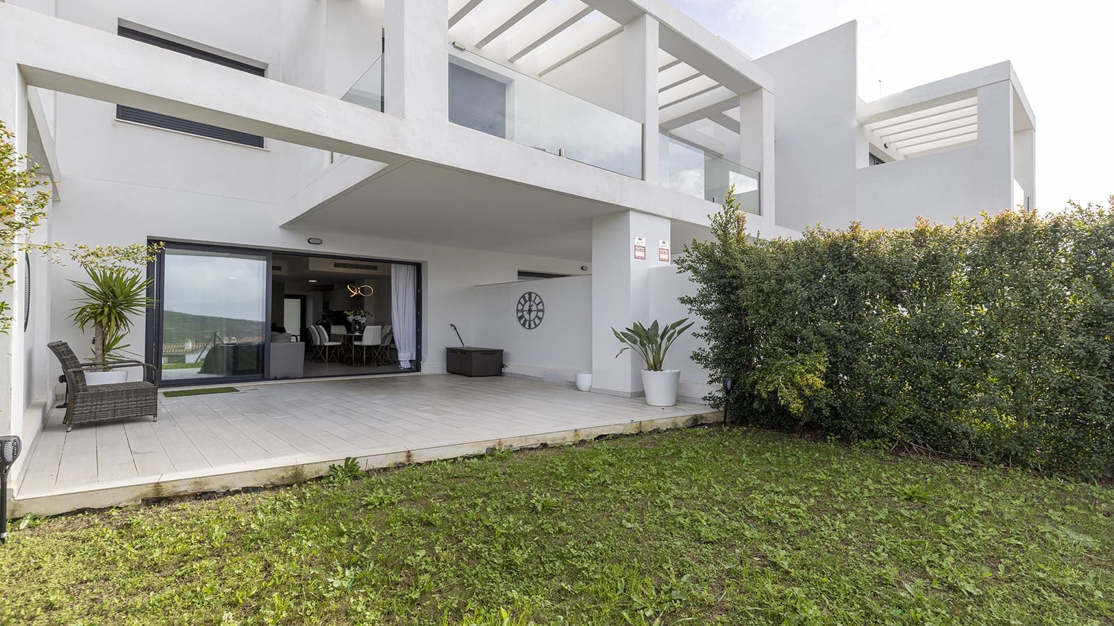 3 soveværelse Byhus til salg i Manilva med swimmingpool garage - € 699.000 (Ref: 9547859)