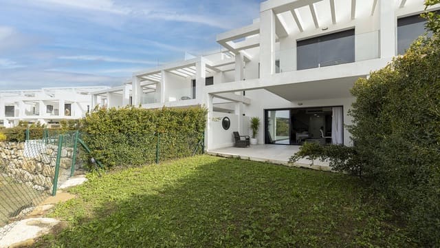 3 soveværelse Byhus til salg i Manilva med swimmingpool garage - € 699.000 (Ref: 9547859)