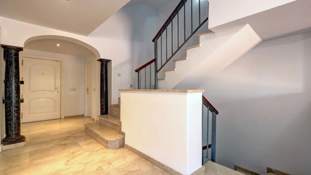 4 chambre Maison de Ville à vendre à Manilva avec piscine garage - 495 000 € (Ref: 9674026)