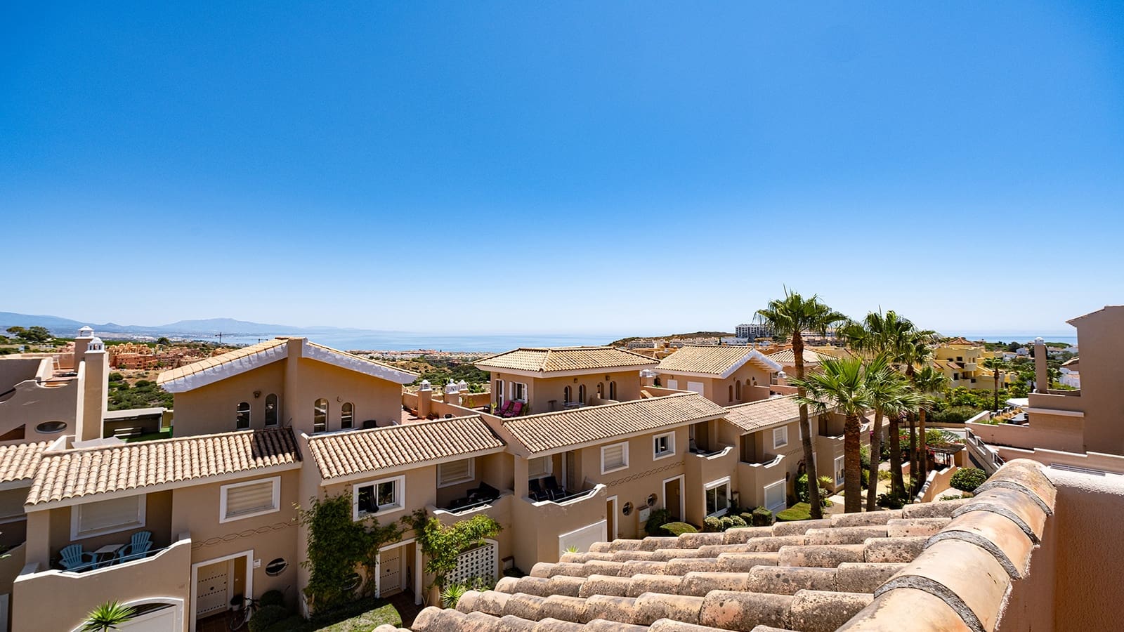 4 sypialnia Dom na sprzedaż w Manilva z basenem garażem - 495 000 € (Ref: 9674026)