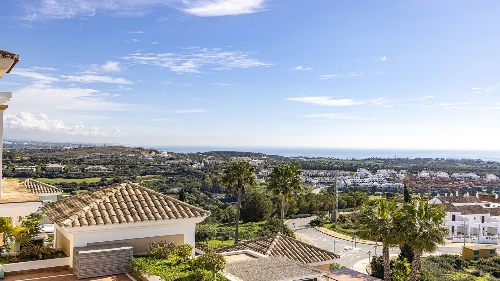 3 bedroom Penthouse for sale in Casares with pool garage - € 650,000 (Ref: 9674027)