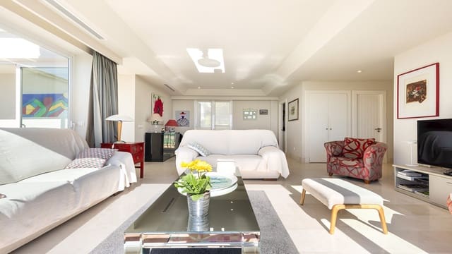 3 chambre Penthouse à vendre à Casares avec piscine garage - 650 000 € (Ref: 9674027)