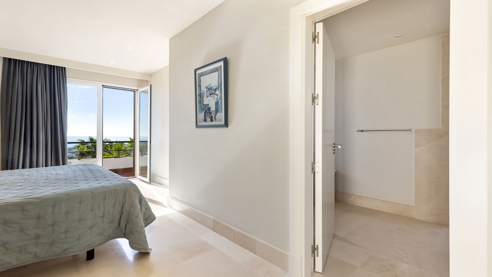 3 bedroom Penthouse for sale in Casares with pool garage - € 650,000 (Ref: 9674027)