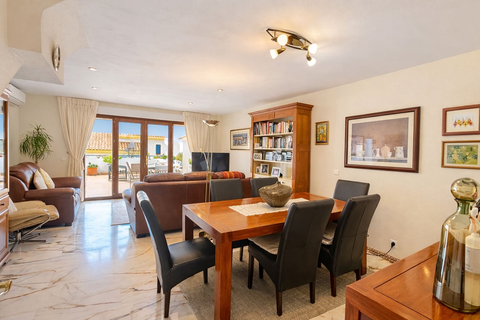 4 soveværelse Byhus til salg i Manilva med swimmingpool garage - € 450.000 (Ref: 9698723)