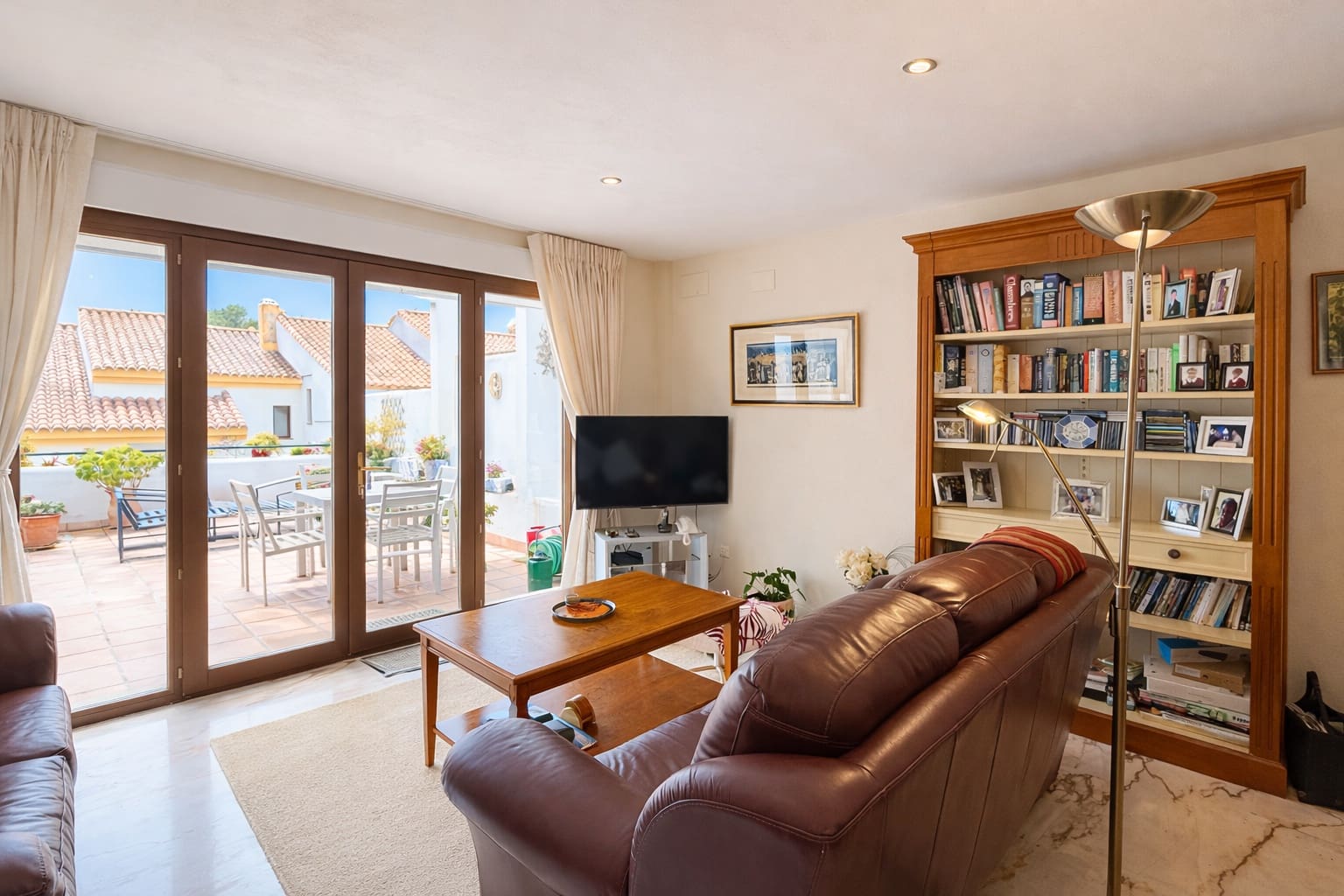 4 soveværelse Byhus til salg i Manilva med swimmingpool garage - € 450.000 (Ref: 9698723)