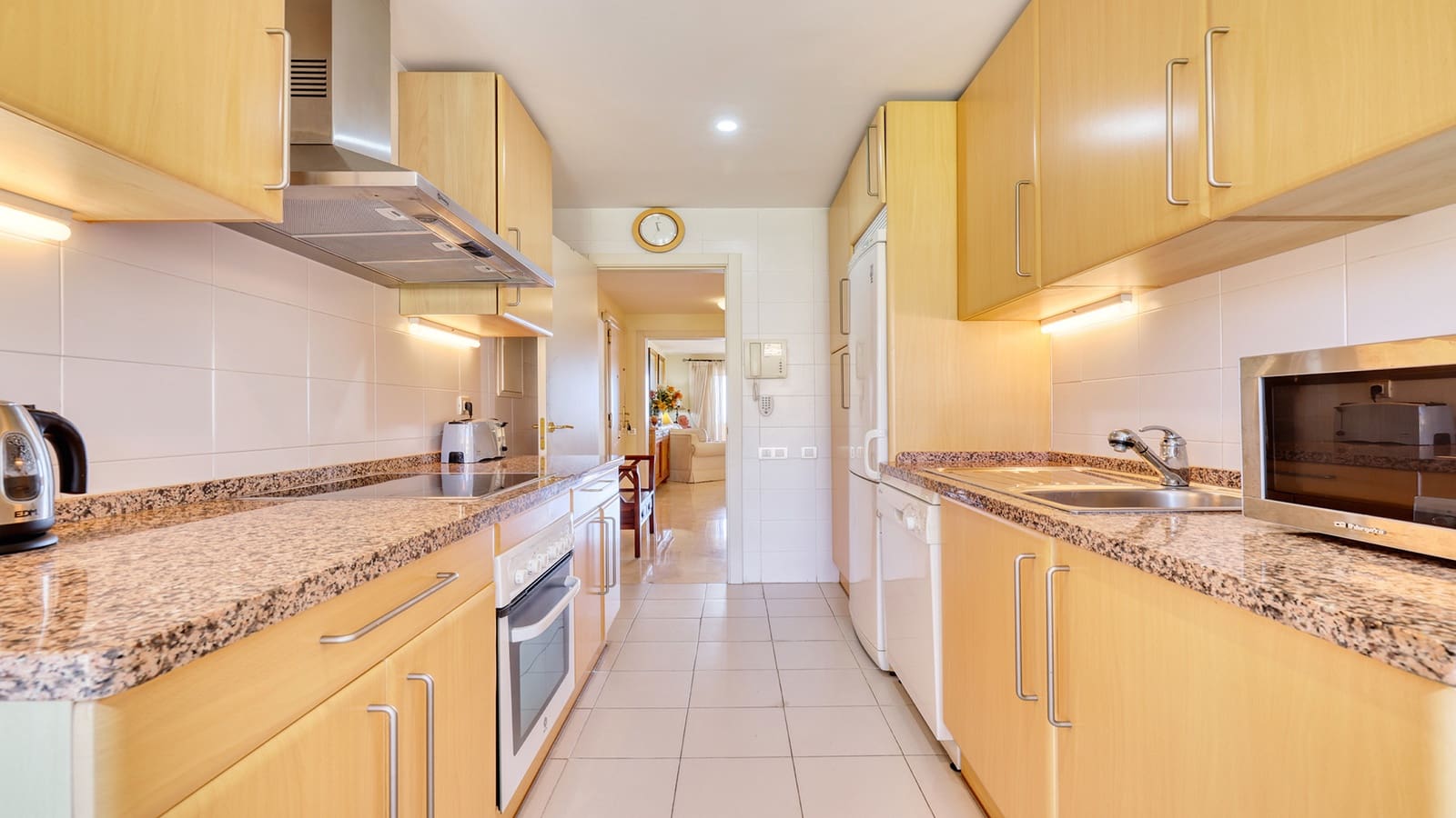 3 bedroom Apartment for sale in Manilva with pool garage - € 650,000 (Ref: 9729272)