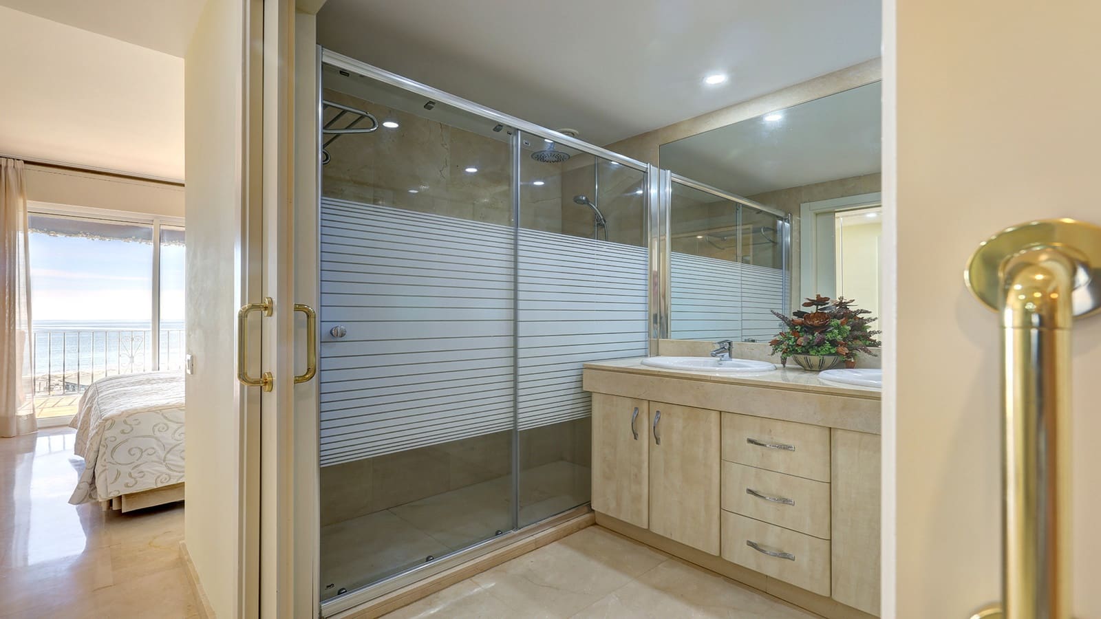 3 bedroom Apartment for sale in Manilva with pool garage - € 650,000 (Ref: 9729272)