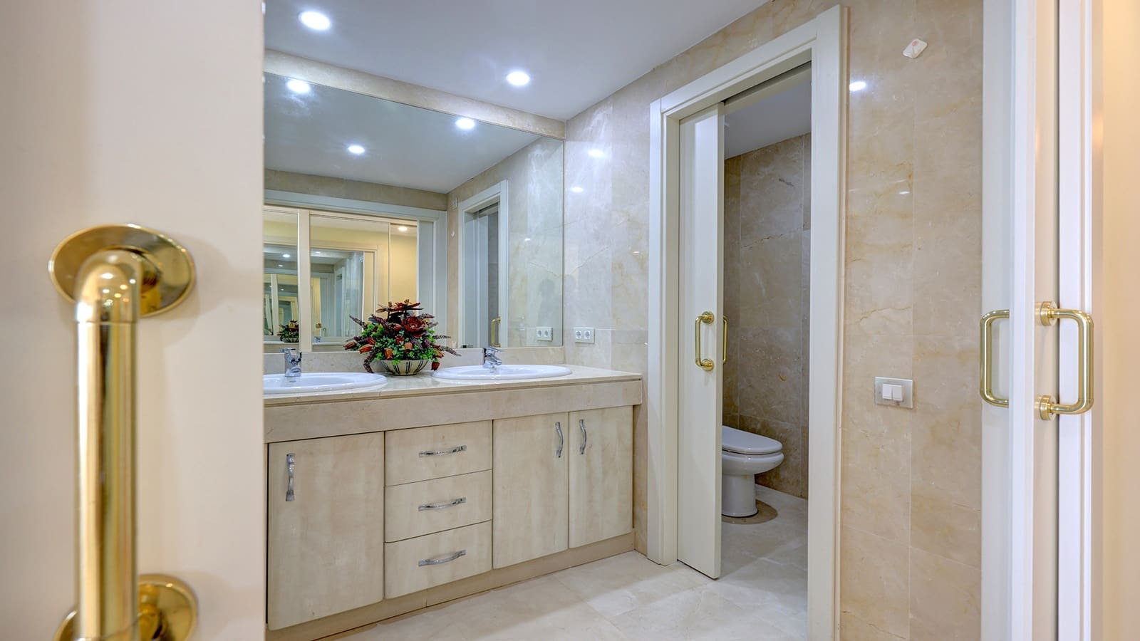 3 bedroom Apartment for sale in Manilva with pool garage - € 650,000 (Ref: 9729272)